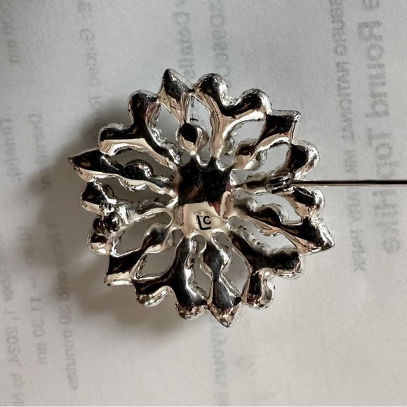 Rhinestone Cluster Silver Tone Liz Claiborne Brooch - Picture 3 of 6